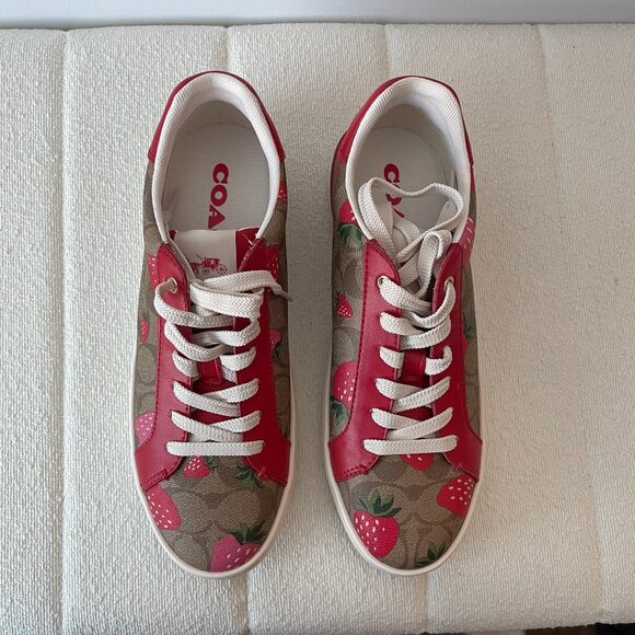Coach Clip Low Top Sneaker In Signature Canvas With Wild Strawberry Print - Picture 3 of 11